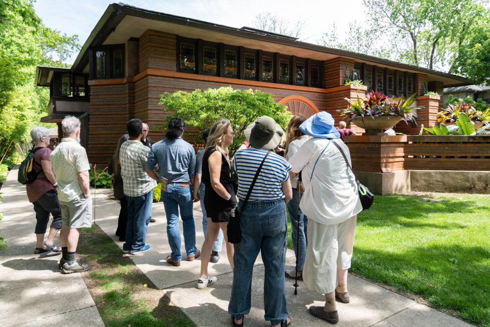 Guests waiting to enter Heurtley House